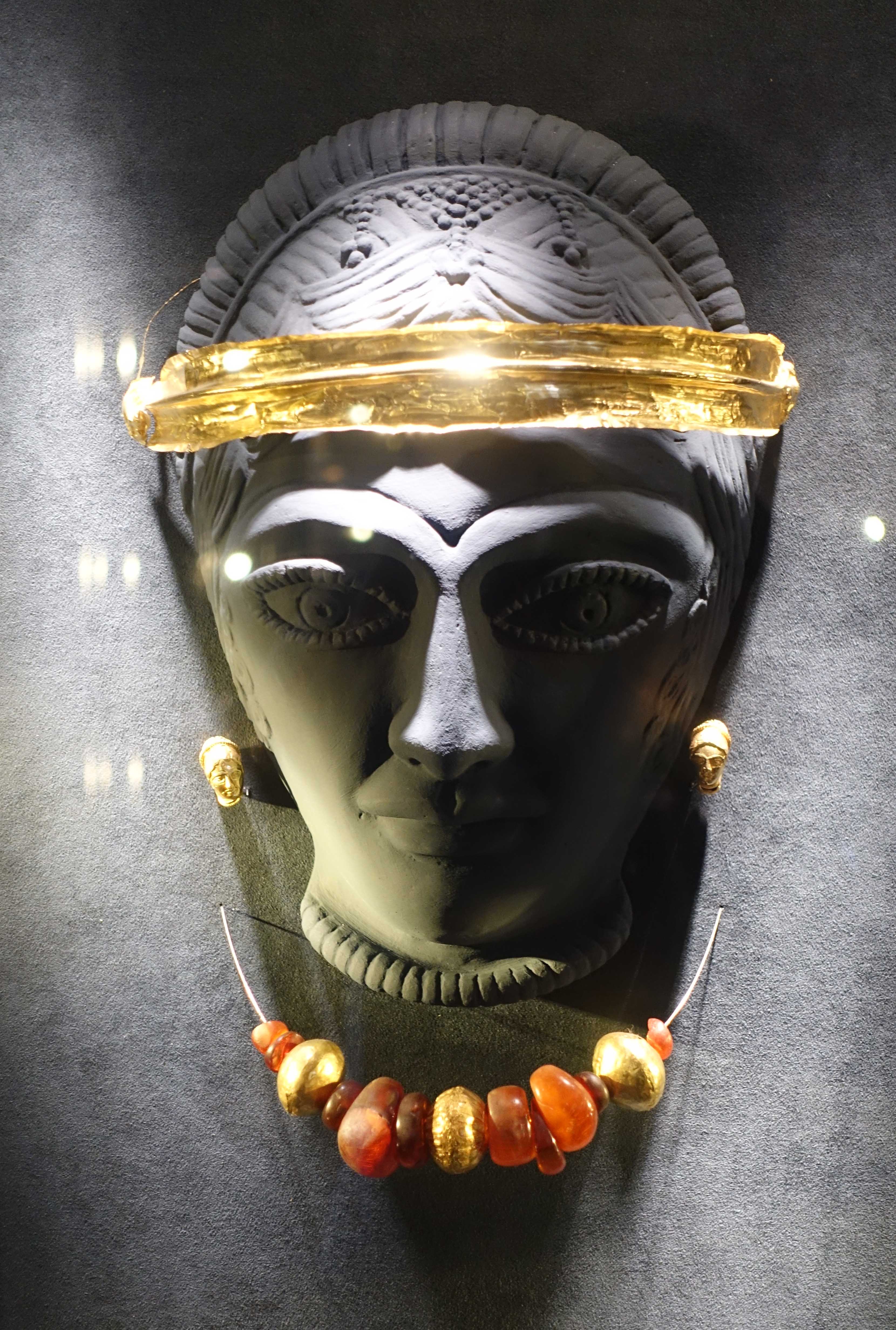 Jewellery from Etruscan tomb Ferrara Archeological Museum