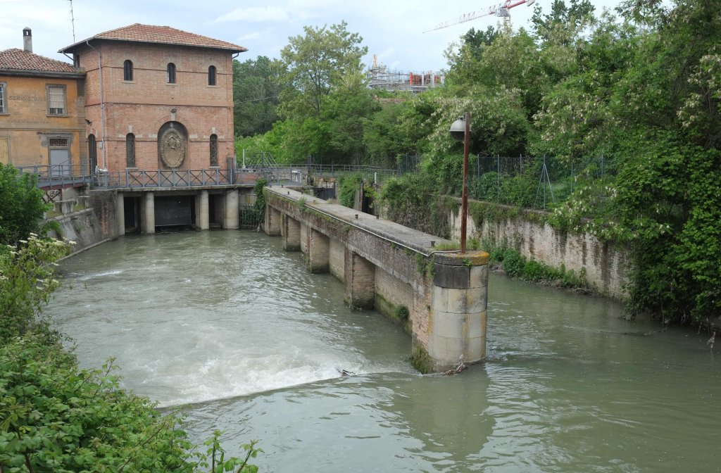 Sostegno del Battiferro lock Bologna canal