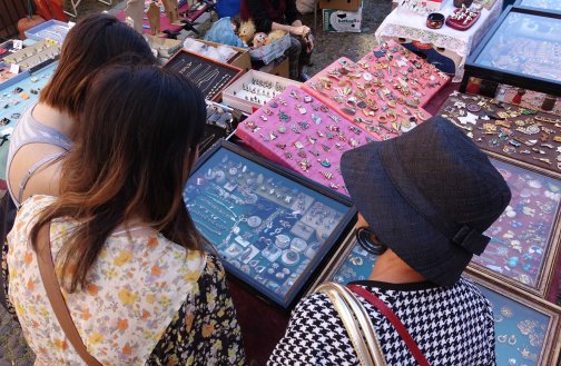 bologna antiques market jewellery