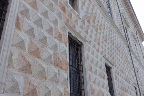Ferrara Palazzo diamanti