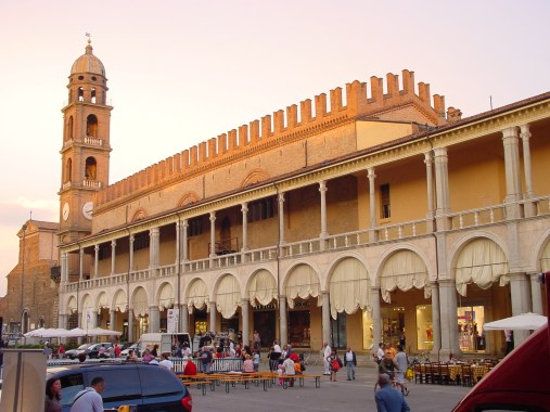 Faenza-arcades-belltower