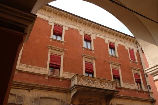 Bologna red blinds and paint