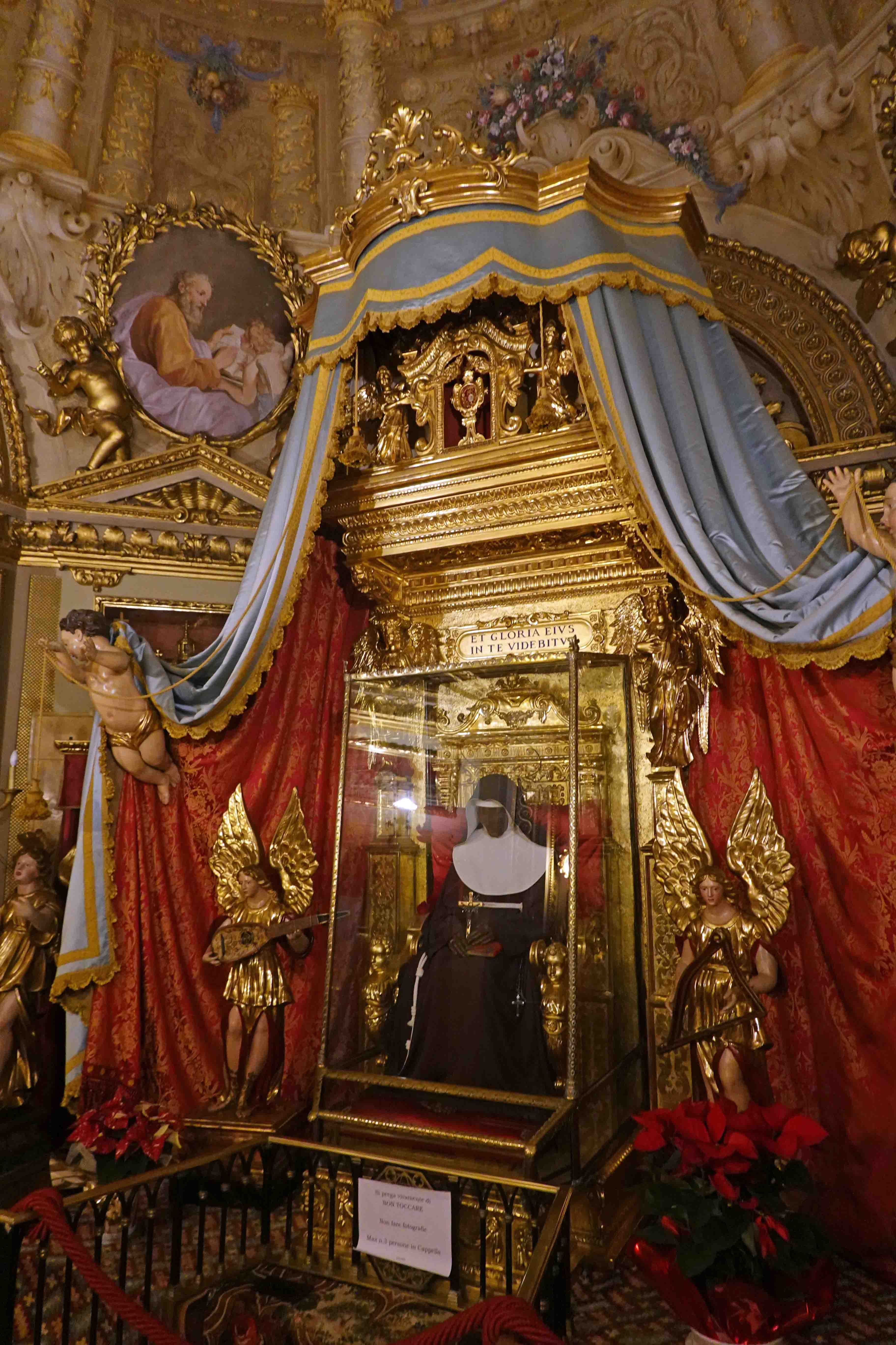 Visiting Saint Catherine of Bologna - Bologna on Foot